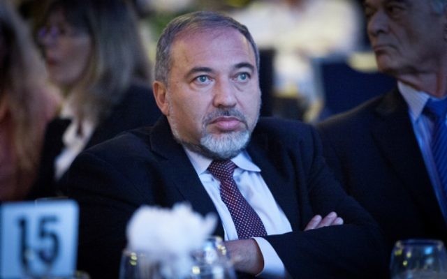 Le leader du parti Yisrael Beytenu Avigdor Liberman, (Crédit : Moshe Shai/Flash90)