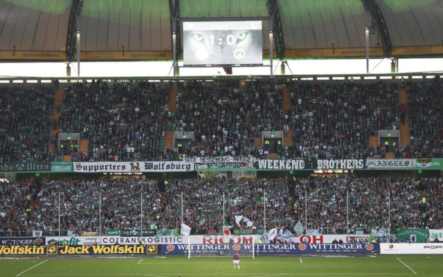 Neo-Nazis au stade de Dortmund (Photo credit: CC BY/ funky1opti via Flickr.com) Neo-Nazis au stade de Dortmund (Photo credit: CC BY/ funky1opti via Flickr.com)