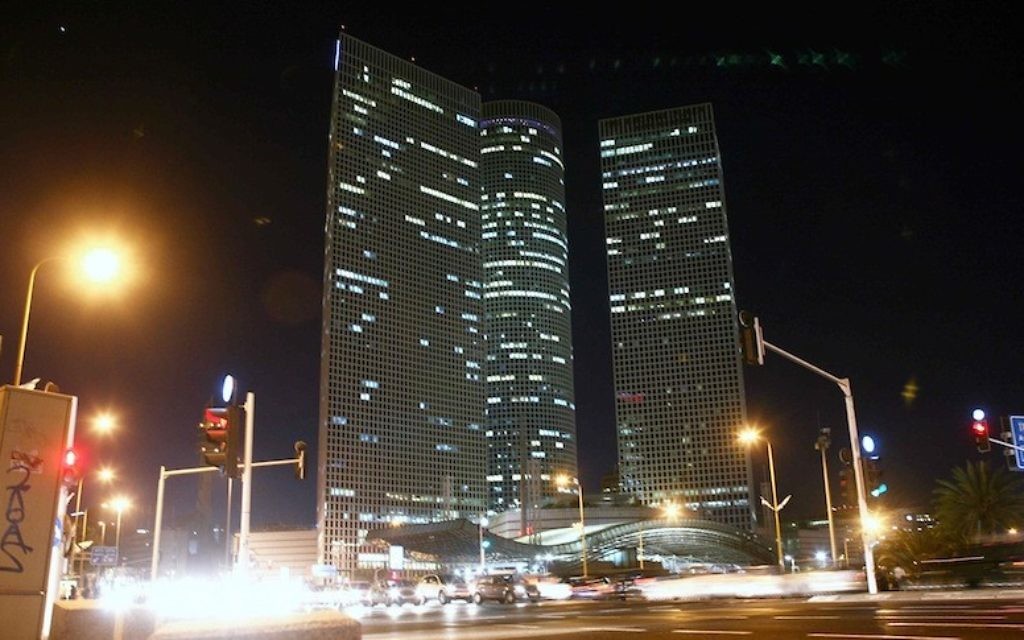 Le centre Azrieli de Tel Aviv (Crédit : Yehoshua Yosef/Flash90) Le centre Azrieli de Tel Aviv (Crédit : Yehoshua Yosef/Flash90)