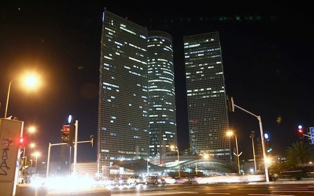Le centre Azrieli de Tel Aviv (Crédit : Yehoshua Yosef/Flash90) Le centre Azrieli de Tel Aviv (Crédit : Yehoshua Yosef/Flash90)