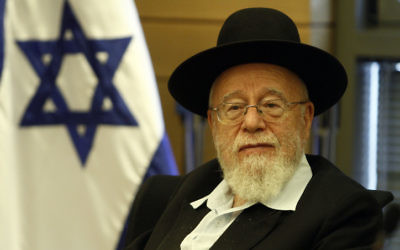 Le grand rabbin Dov Lior, en septembre 2011. (Crédit : Uri Lenz/Flash90) Le grand rabbin Dov Lior, en septembre 2011. (Crédit : Uri Lenz/Flash90)