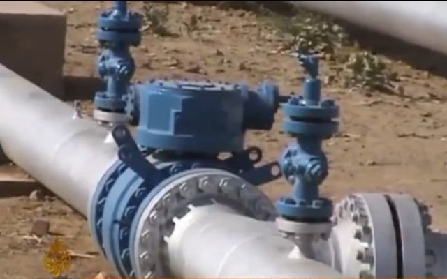 Une pipeline Iran-Palkisan (Crédit : Capture d'écran Youtube/AlJazeeraEnglish) Une pipeline Iran-Palkisan (Crédit : Capture d'écran Youtube/AlJazeeraEnglish)
