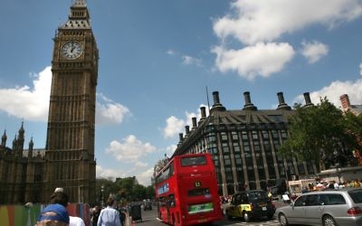 Vue générale de Big Ben et des Chambres du Parlement à Londres (Crédit : : Yossi Zamir/Flash90)