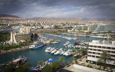 Vue panoramique de la ville d'Eilat, au sud d'Israël (Crédit: Moshe Shai/Flash90)