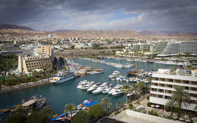 Vue panoramique de la ville d'Eilat, au sud d'Israël (Crédit: Moshe Shai/Flash90) Vue panoramique de la ville d'Eilat, au sud d'Israël (Crédit: Moshe Shai/Flash90)