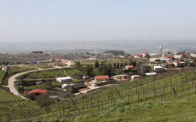 Vue de l'implantation de Bat Ayin en Cisjordanie. (Crédit : Gershon Elinson/Flash90) Vue de l'implantation de Bat Ayin en Cisjordanie. (Crédit : Gershon Elinson/Flash90)