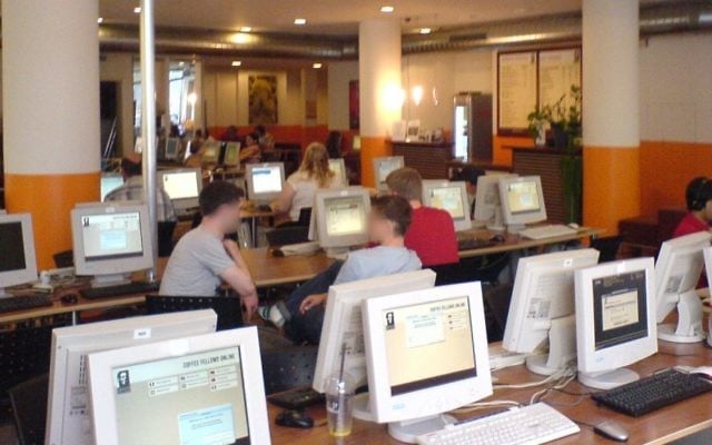 Internet cafe (photo credit: CC BY SA, by McZusatz, Wikimedia Commons) Internet cafe (photo credit: CC BY SA, by McZusatz, Wikimedia Commons)