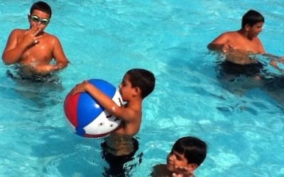 Sun and fun at Meir Panim camps (courtesy photo)