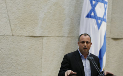 Hilik Bar, député de l'Union sioniste, à la Knesset. (Crédit : Miriam Alster/Flash90) Hilik Bar, député de l'Union sioniste, à la Knesset. (Crédit : Miriam Alster/Flash90)