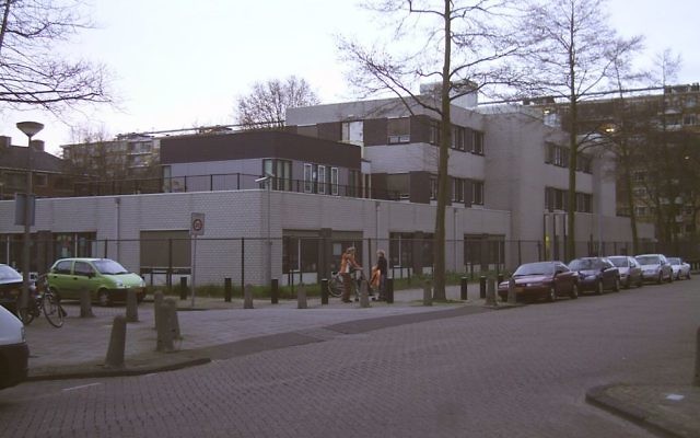 Le Cheider sd'Amsterdam, une école ultra-orthodoxe aux Pays-Bas. (Crédit: JTA)
