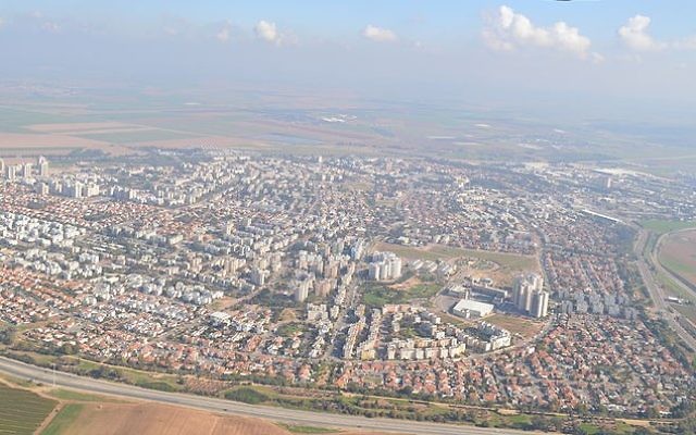 Vue aérienne de Kiryat Gat . (Crédit photo: CC BY-SA Amos Meron, Wikimedia commons)