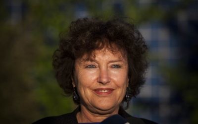 Karnit Flug, gouverneure de la Banque d'Israël, en octobre 2013. (Crédit : Yonatan Sindel/Flash90)