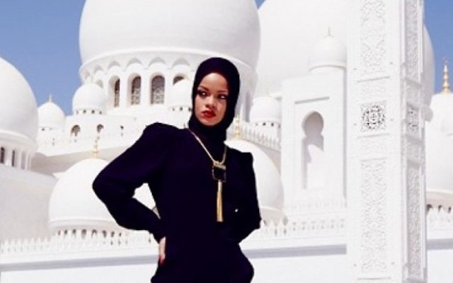 Rihanna à Abu Dhabi (Crédit: Instagram)