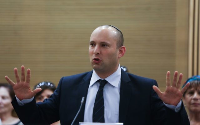 Le dirigeant du parti HaBayit HaYehudi, Naftali Bennett (Crédit : Yonatan Sindel/Flash90). Le dirigeant du parti HaBayit HaYehudi, Naftali Bennett (Crédit : Yonatan Sindel/Flash90).