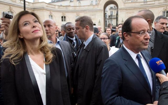 François Hollande et Valérie Trierweiler (Crédit : AFP/Lionel Bonaventure)