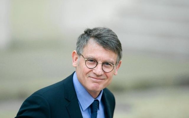 Le ministre de l'Education nationale Vincent Peillon, le 22 janvier 2014 à Paris
(Crédit : AFP/Archives Alain Jocard) Le ministre de l'Education nationale Vincent Peillon, le 22 janvier 2014 à Paris
(Crédit : AFP/Archives Alain Jocard)
