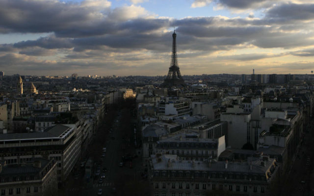 Vue de Paris (Crédit : Yossi Zamir/Flash90) Vue de Paris (Crédit : Yossi Zamir/Flash90)