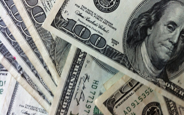 Photo illustrative de billets de 100 dollars américains (Crédit : CC BY Philip Taylor PT/Flickr) Photo illustrative de billets de 100 dollars américains (Crédit : CC BY Philip Taylor PT/Flickr)