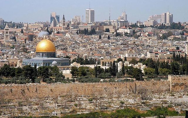 Jerusalem, vue du mont des Oliviers (Crédit : Wayne McLean/Wikimedia Commons/CC BY 2.0)
