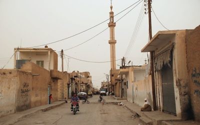 Une mosquée dans la vieille ville de Raqqa, en Syrie. Illustration. (Crédit : Bertramz/CC BY/Wikimedia Commons)