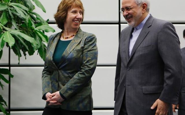Après l'accord historique de novembre, l'Iran et les grandes puissances ont lancé mardi à Vienne des négociations "longues et compliquées" visant à enterrer définitivement leur conflit sur le programme nucléaire de Téhéran, soupçonné d'avoir un volet militaire. (Crédit : AFP Dieter Nagl)