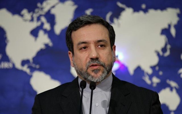 Abbas Araghchi, vice-ministre des Affaires étrangères et chef des négociateurs nucléaires iraniens, lors d'une conférence de presse à Téhéran, le 14 mai 2013
(Crédit : AFP/Archives Atta Kenare) Abbas Araghchi, vice-ministre des Affaires étrangères et chef des négociateurs nucléaires iraniens, lors d'une conférence de presse à Téhéran, le 14 mai 2013
(Crédit : AFP/Archives Atta Kenare)