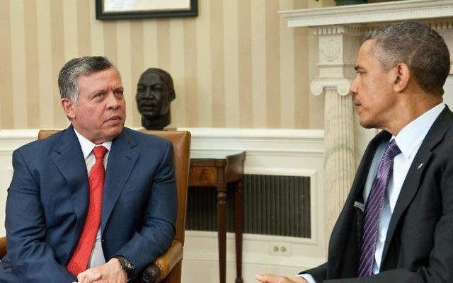 Le roi Abdallah II de Jordanie et le président américain Barack Obama, le 26 avril 2013 à la Maison Blanche, à Washington (Crédit : AFP/Archives Nicholas Kamm) Le roi Abdallah II de Jordanie et le président américain Barack Obama, le 26 avril 2013 à la Maison Blanche, à Washington (Crédit : AFP/Archives Nicholas Kamm)