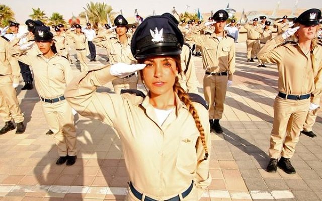 Soldate de l'armée israélienne (Crédit : Tsahal.fr) Soldate de l'armée israélienne (Crédit : Tsahal.fr)