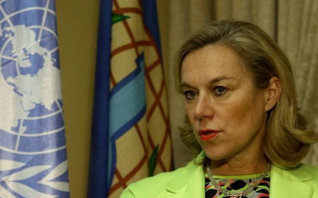 Sigrid Kaag, alors chef de la mission de supervision du démantèlement de l'arsenal chimique syrien, à Damas, le 11 février 2014. (Crédit : Louai Beshara/AFP) Sigrid Kaag, alors chef de la mission de supervision du démantèlement de l'arsenal chimique syrien, à Damas, le 11 février 2014. (Crédit : Louai Beshara/AFP)