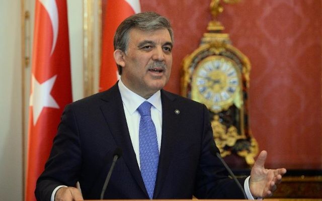 Le gouvernement turc envisage d'amender certaines dispositions contestées durcissant le contrôle d'internet récemment adoptées au Parlement au grand dam de l'opposition, des ONG et de plusieurs capitales étrangères, a rapporté mardi la presse locale. (Crédit : AFP Attila Kisbenedek)