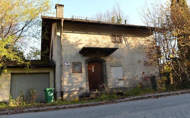 La maison de Cornelius Gurlitt à Salzbourg, en Autriche, le 18 novembre 2013.  (Crédit : Archives Wildbild/AFP)