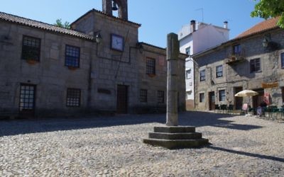La ville portugaise de Belmonte, où vivaient de nombreux Juifs  (Crédit : CC BY Ken and Nyetta, Flickr)