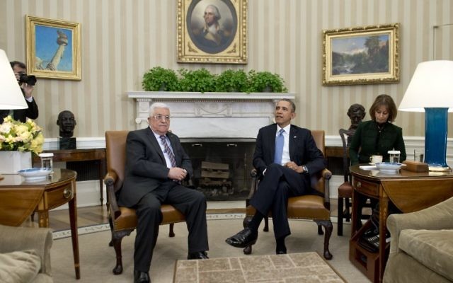 Le président américain Barack Obama et le président de l’Autorité palestinienne Mahmoud Abbas en réunion à la Maison Blanche à Washington (Crédit : Saul Loeb/AFP) Le président américain Barack Obama et le président de l’Autorité palestinienne Mahmoud Abbas en réunion à la Maison Blanche à Washington (Crédit : Saul Loeb/AFP)