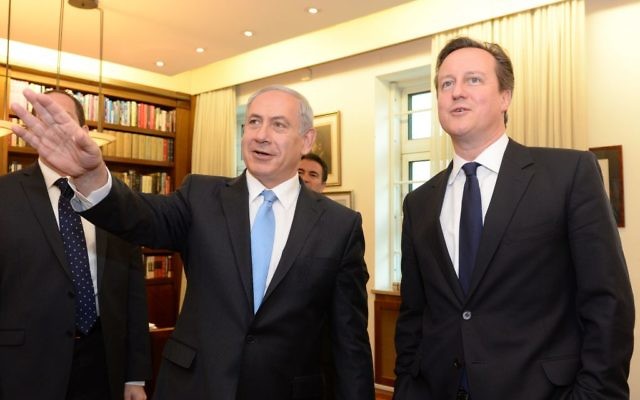 Benjamin Netanyahu et David Cameron (Crédit : Kobi Gideon/Flash 90) Benjamin Netanyahu et David Cameron (Crédit : Kobi Gideon/Flash 90)