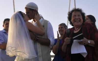 Un mariage juif réformateur à Tel Aviv, non-reconnu par le Grand Rabbinat (Crédit : Serge Attal/Flash90)