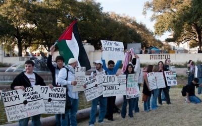 Illustration de manifestants pro-palestiniens lors de la semaine de l'Apartheid à l'université du Texas. (Crédit CC-BY Monad86, Flickr)
