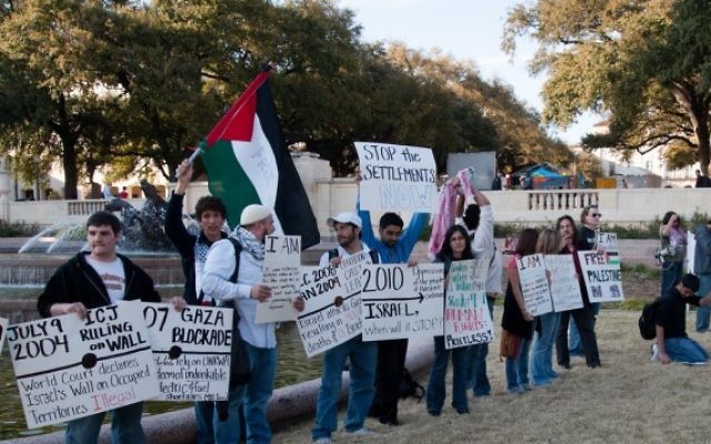 Illustration de manifestants pro-palestiniens lors de la semaine de l'Apartheid à l'université du Texas. (Crédit CC-BY Monad86, Flickr)
