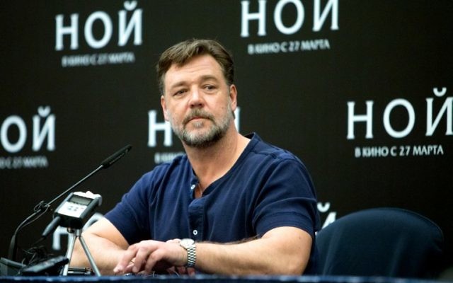 L'acteur néo-zélandais Russell Crowe à une conférence de presse à Moscou le 17 mars 2014 (Crédit : Yury Samolygo/AFP) L'acteur néo-zélandais Russell Crowe à une conférence de presse à Moscou le 17 mars 2014 (Crédit : Yury Samolygo/AFP)