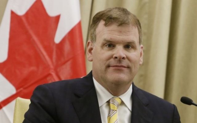 Le ministre des Affaires étrangères canadien John Baird (Crédit : Miriam Alster/Flash 90) Le ministre des Affaires étrangères canadien John Baird (Crédit : Miriam Alster/Flash 90)