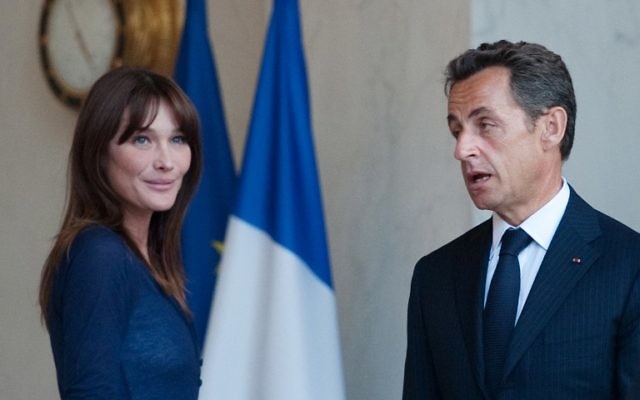 Nicolas Sarkozy et son épouse Carla Bruni-Sarkozy (Crédit : Martin Bureau/AFP) Nicolas Sarkozy et son épouse Carla Bruni-Sarkozy (Crédit : Martin Bureau/AFP)