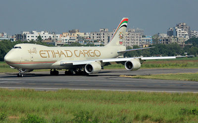 Un avion Boeing 748 de la compagnie Etihad Airways (Crédit : Raihan Ahmed/Wikimedia commons/CC BY-SA 3.0)