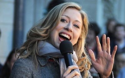 Chelsea Clinton à Philadelphie en 2008 (Crédit : Kyle Cassidy/CC BY/via Wikipedia)