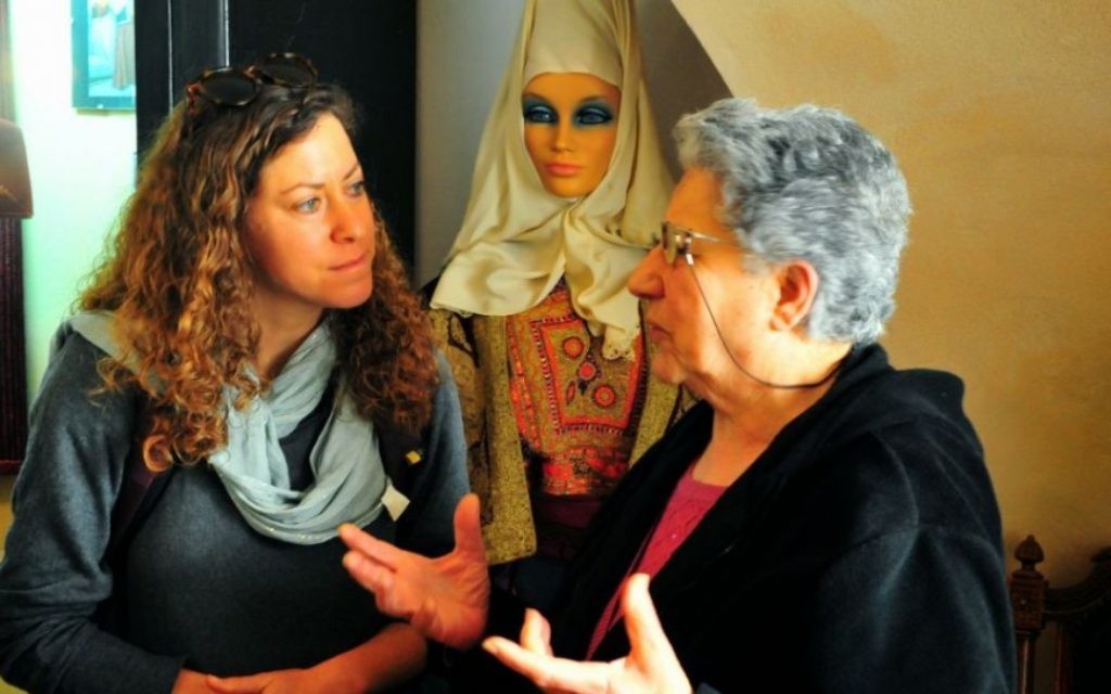 Des explications sur la vie arab traditionnelle à Bethléem  (Crédit: copyright/Bruce Shaffer)