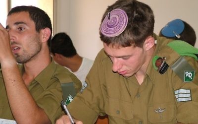 Des étudiants du Jerusalem College of Technology en classe (Crédit : Autorisation)