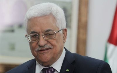 Le président de l'Autorité palestinienne Mahmoud Abbas, à Ramallah, le 31 mars 2014 (Crédit : Issam Rimawi/FLASH90)