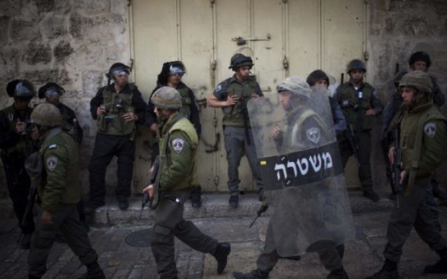 La police des frontières israélienne dans la Vieille Ville de Jérusalem (Crédit : Yonatan Sindel/Flash 90)