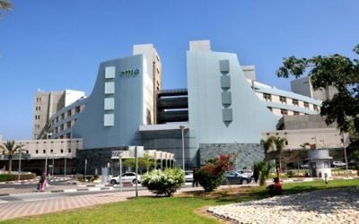 Le centre médical Soroka à Beer Sheva (Crédit : autorisation du centre médical Soroka)