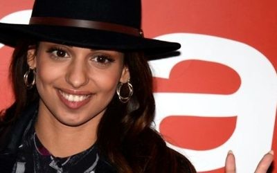 Tal, à la cérémonie des NRJ awards 2014 (Crédit : CC BY Georges Biard/Wikimedia Commons)