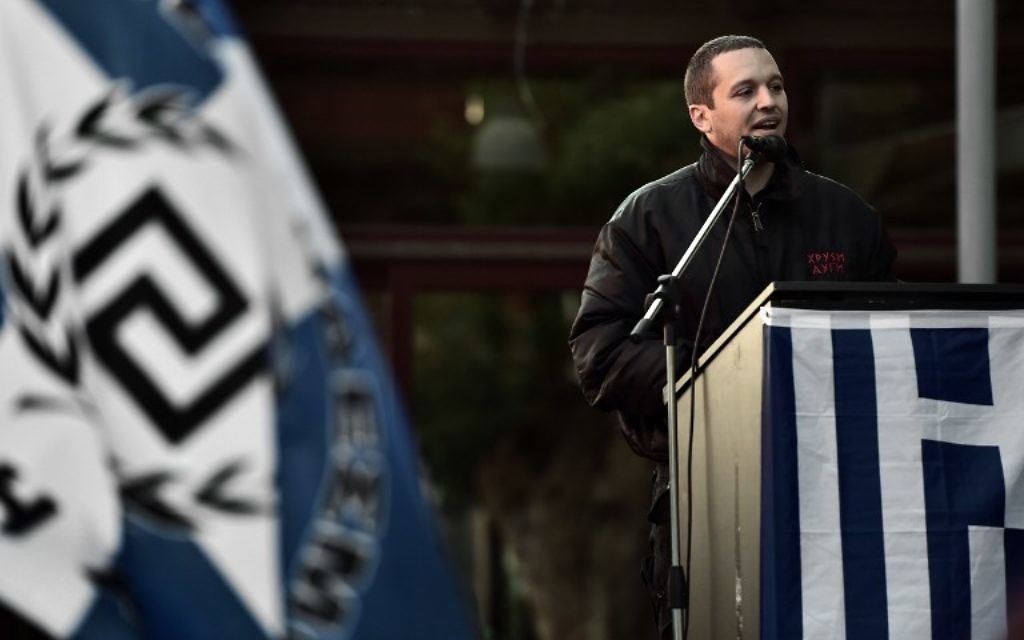 Le porte-parole du parti néo nazi grec Aube dorée Ilias Kasidiaris (Crédit : AFP) Le porte-parole du parti néo nazi grec Aube dorée Ilias Kasidiaris (Crédit : AFP)