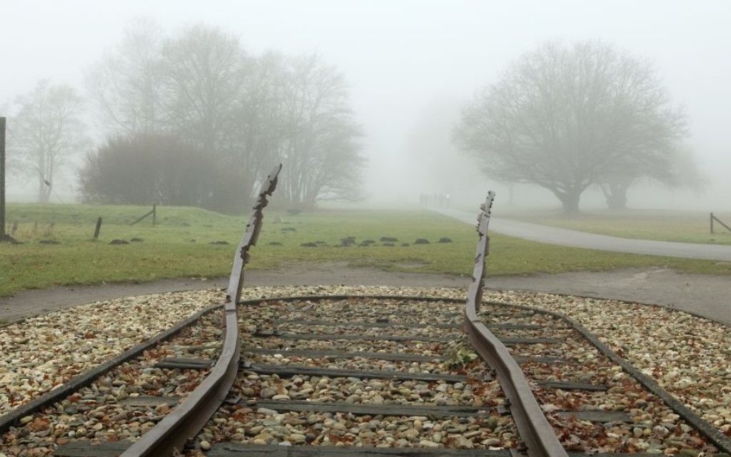 Mémorial de Westerbork, camp de transit pour les Juifs néerlandais déportés vers l'Allemagne. (Crédit : Patricia Hofmeester/Shutterstock.com)